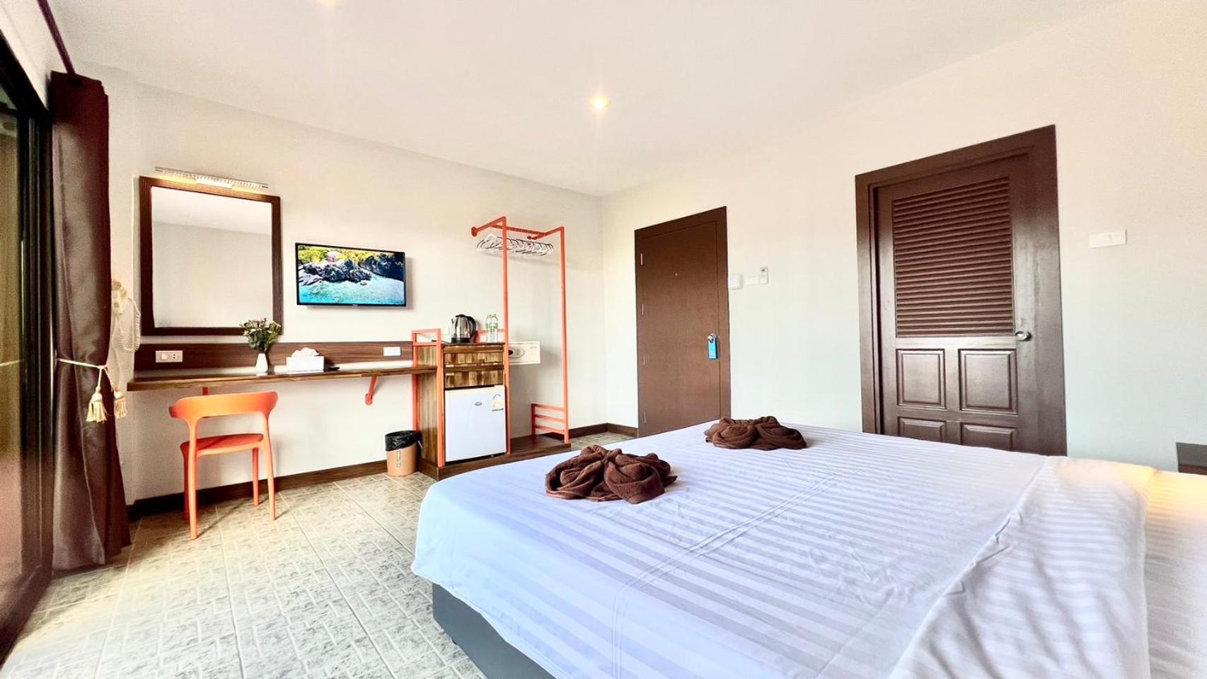 Hotel My Friend'S House Karon Exterior foto