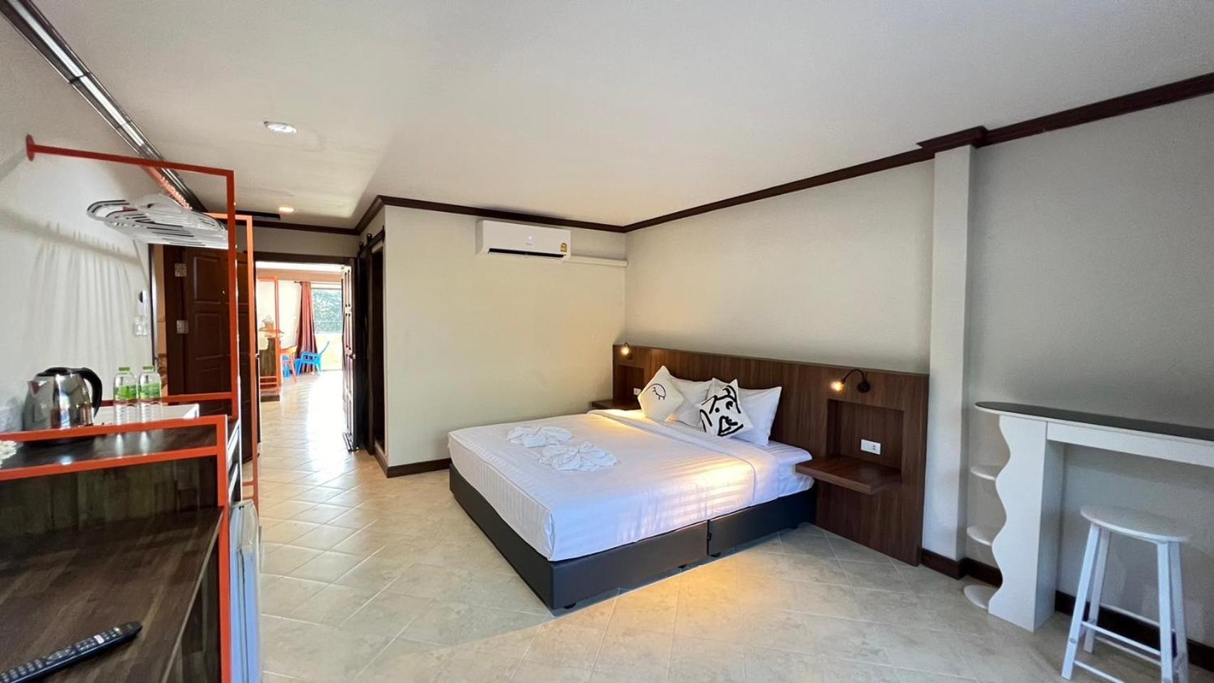 Hotel My Friend'S House Karon Exterior foto