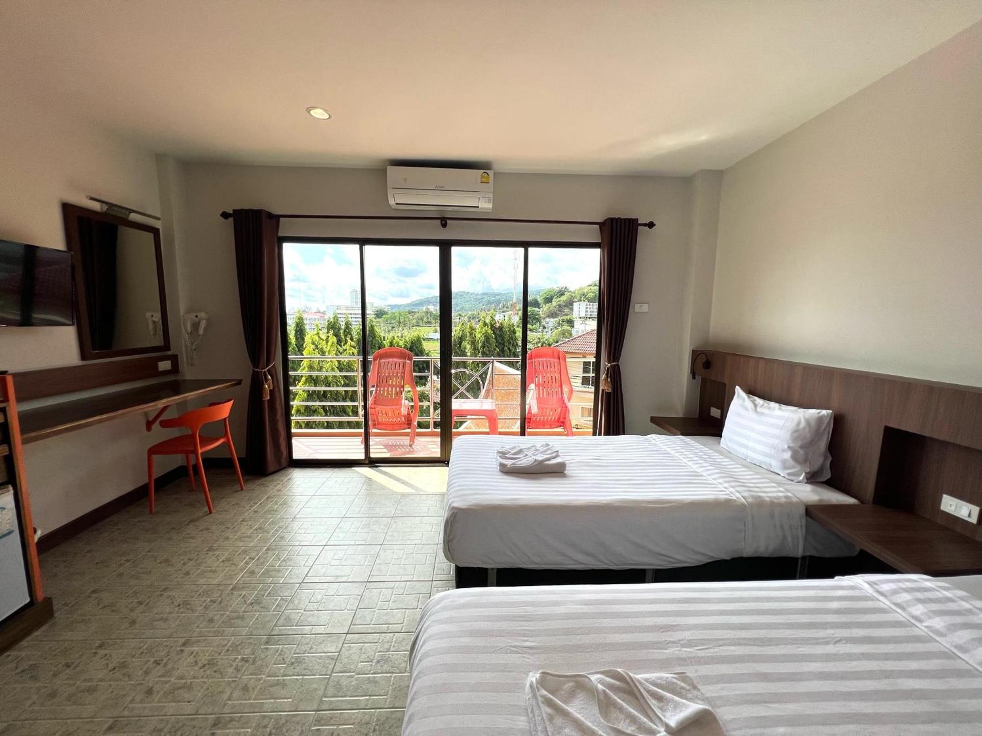 Hotel My Friend'S House Karon Exterior foto