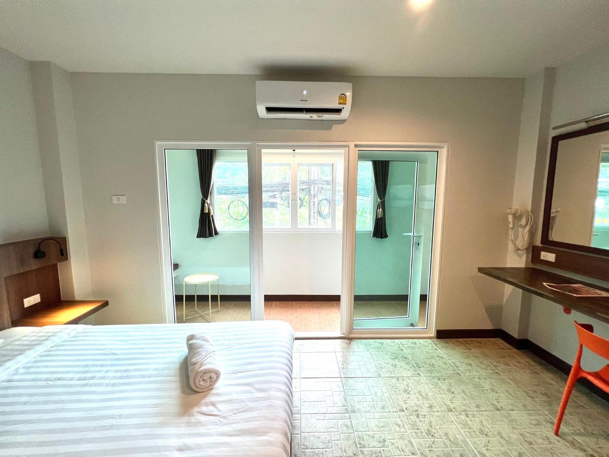 Hotel My Friend'S House Karon Exterior foto