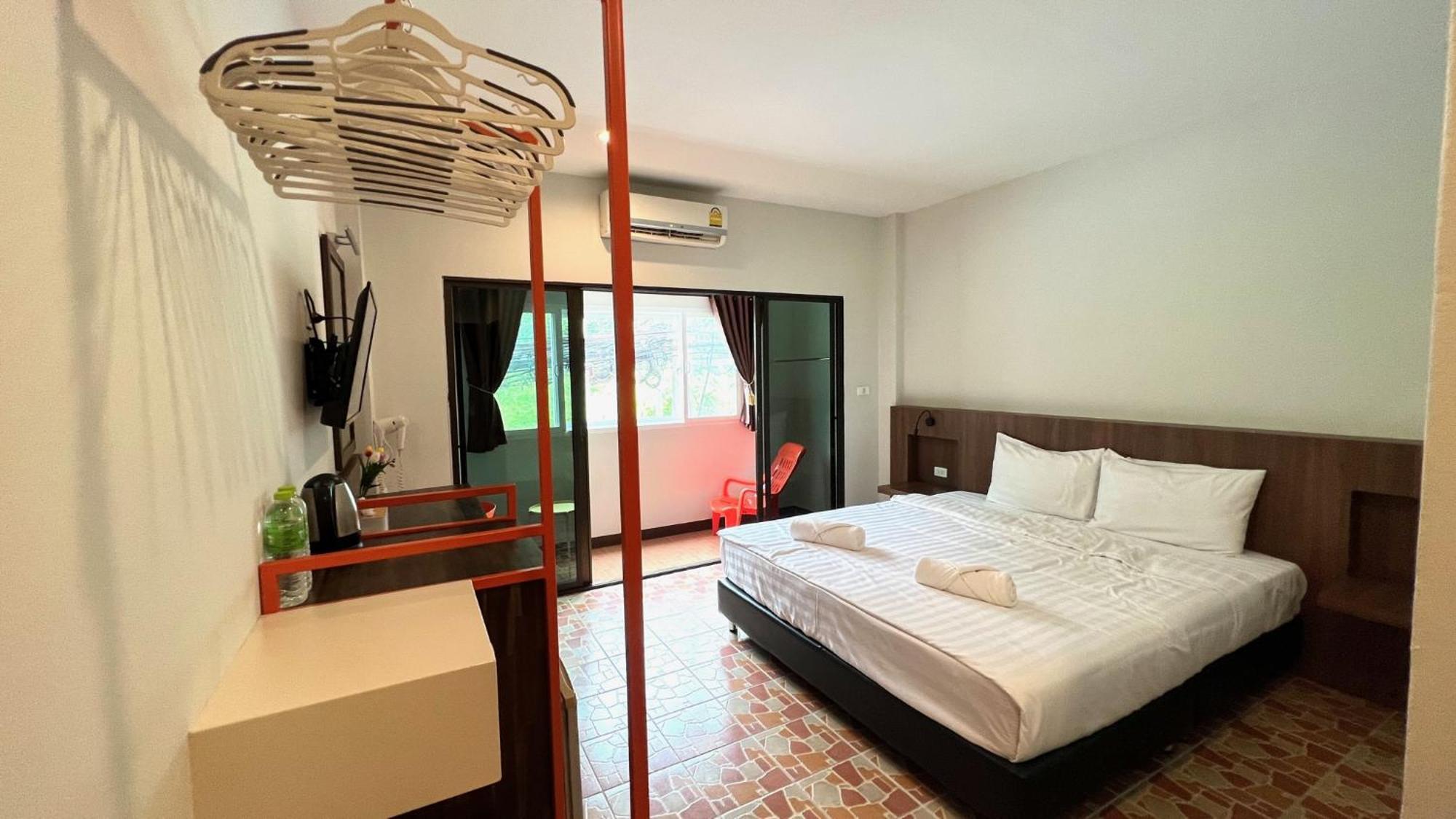Hotel My Friend'S House Karon Exterior foto