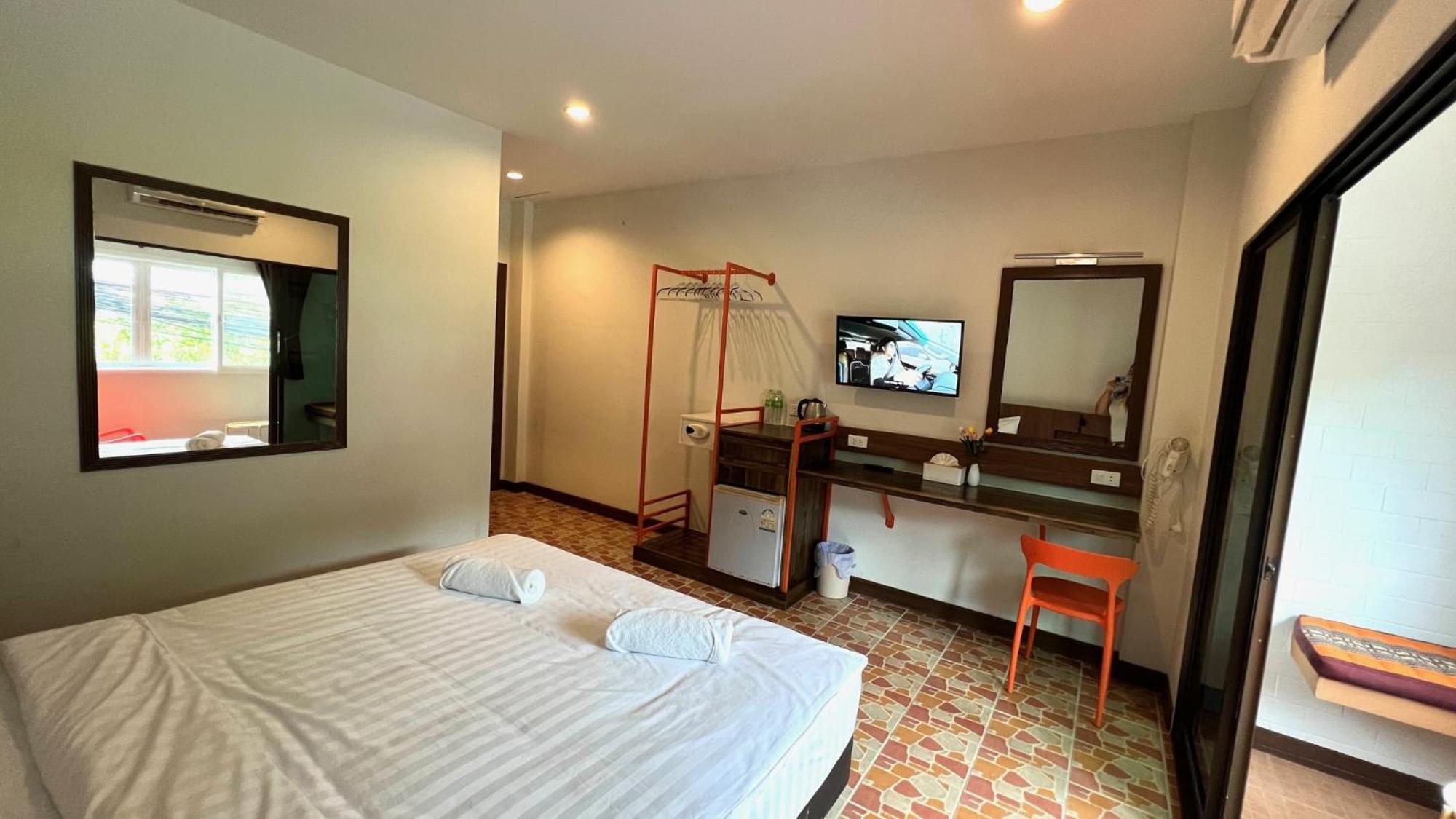 Hotel My Friend'S House Karon Exterior foto