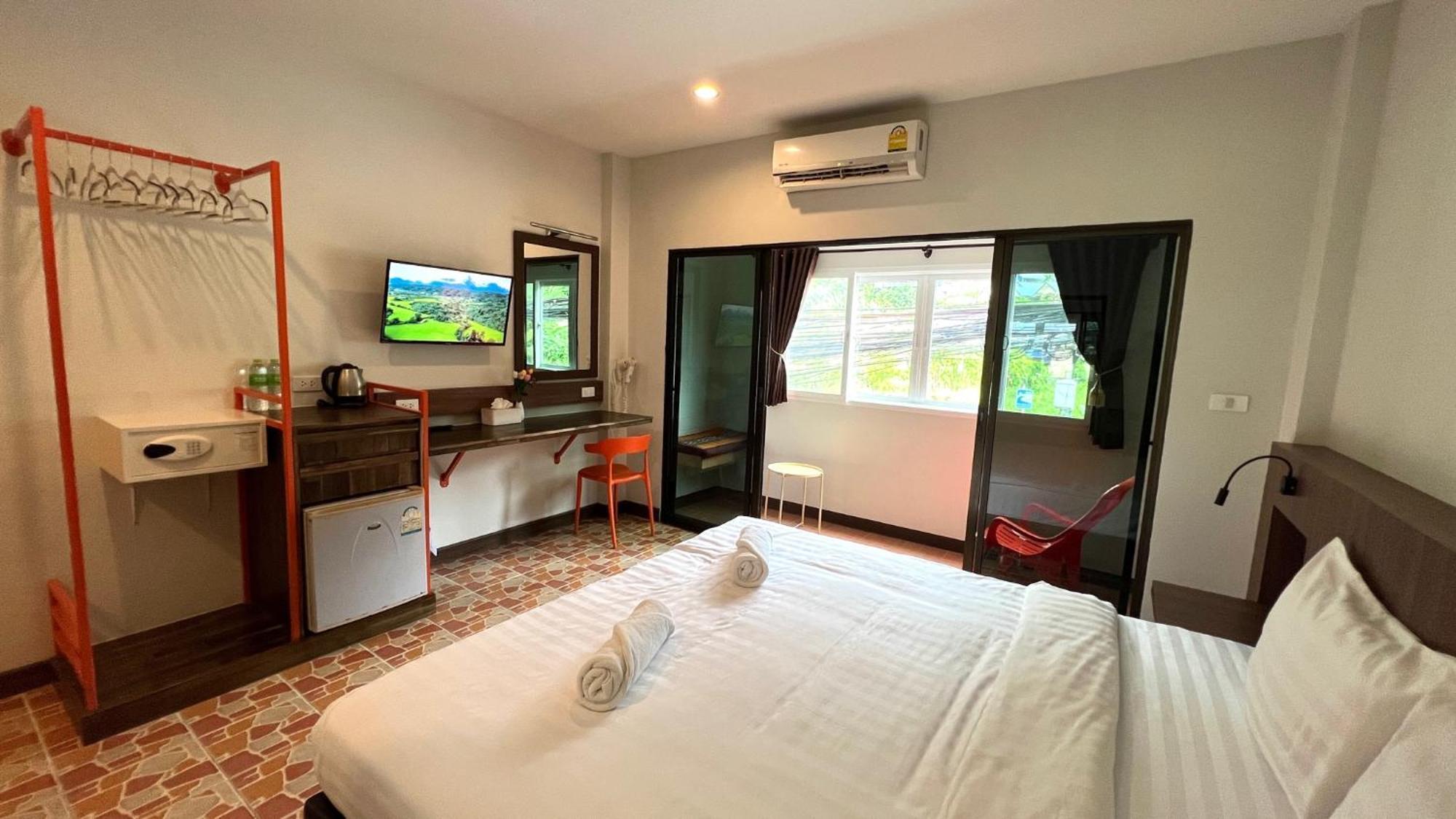 Hotel My Friend'S House Karon Exterior foto